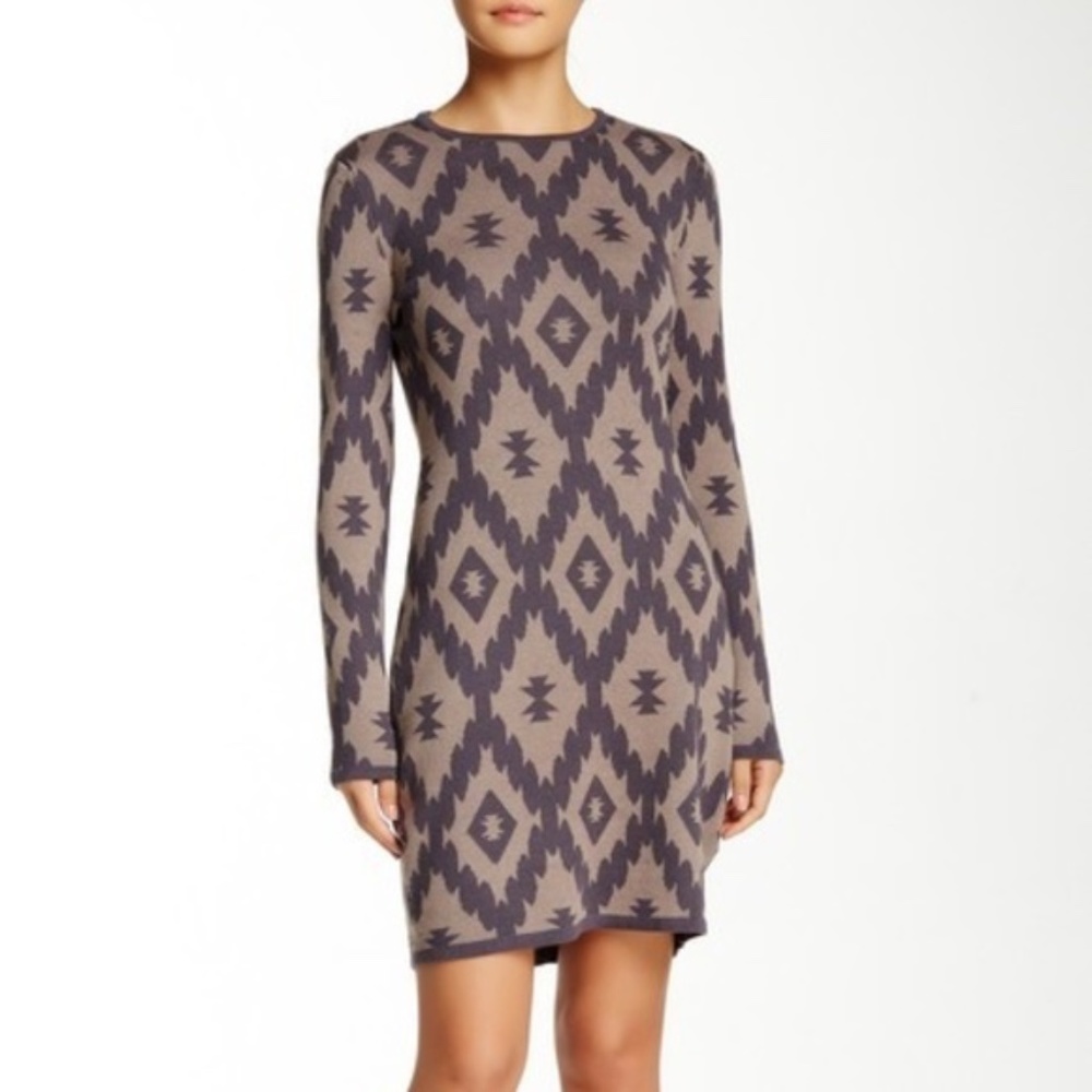 Romeo + Juliet Couture Blue/Black Ikat Pattern Long Sleeve Sweater Dress